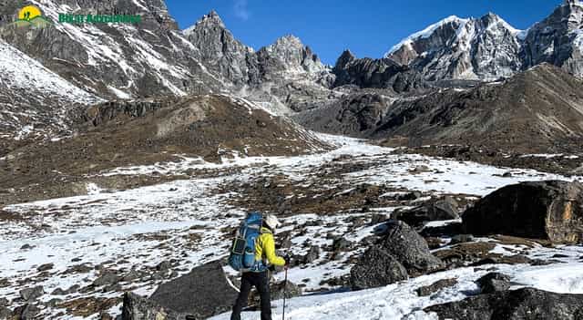 Everest Base Camp with Gokyo Ri and Gokyo Lakes Everest Base Camp with Gokyo Ri and Gokyo Lakes